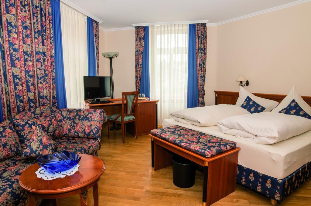 Moselland Hotel im Enderttal Zum Onkel Willi Cochem Zimmer foto